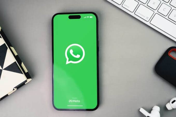 Sembunyikan Obrolan Kamu Dengan Fitur Chat Lock Milik Whatsapp 2025