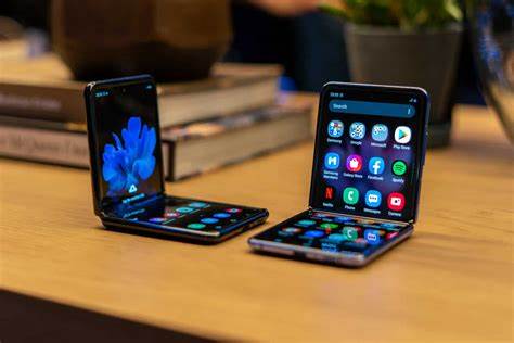 10 Kelebihan dan Kekurangan Samsung Galaxy Z Flip Sebelum Kamu Beli!