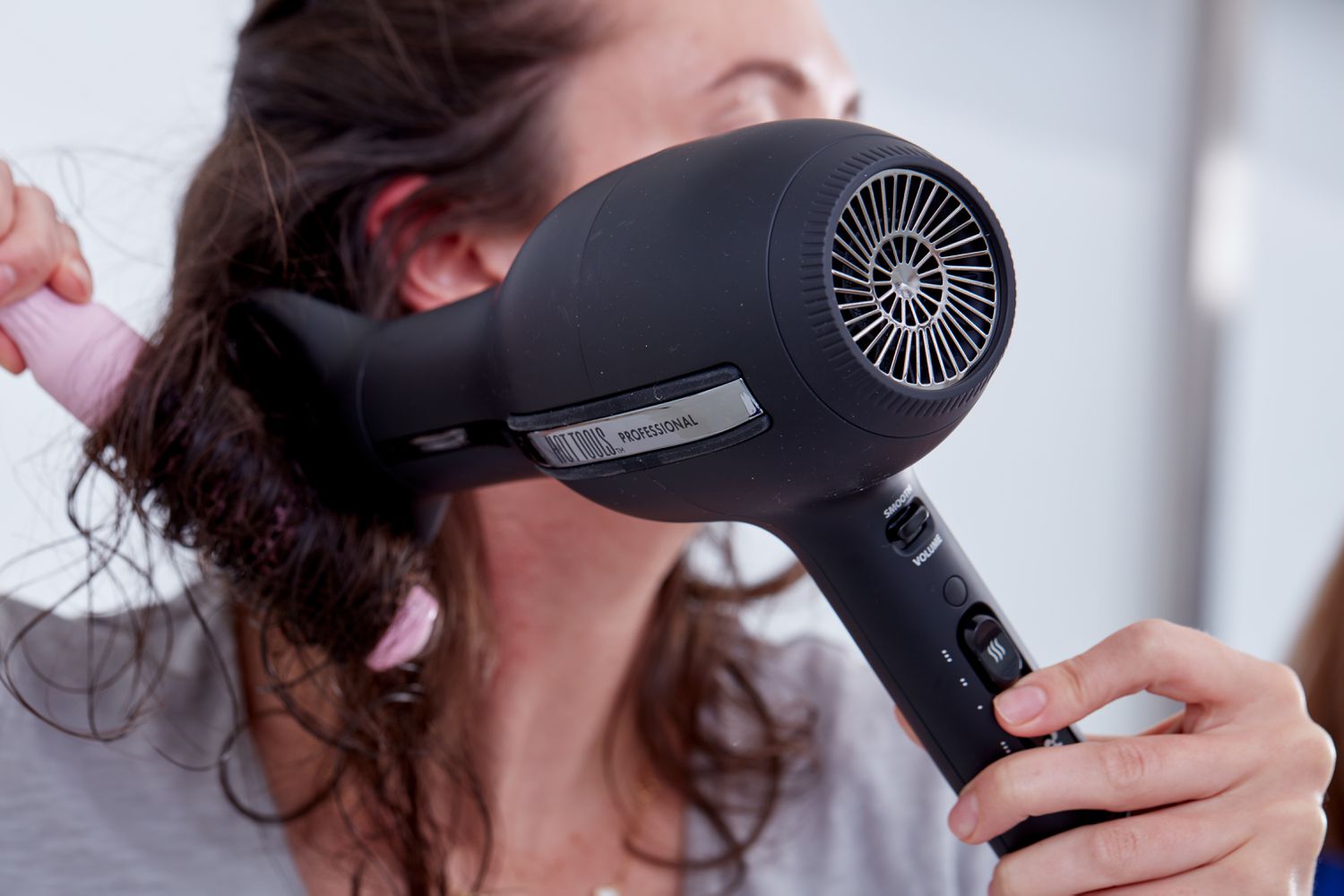 12 Hair Dryer Low Watt Murah Terbaik 2024: Rambut Sehat & Berkilau!