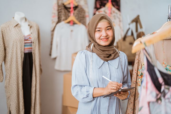 Modal Kecil, Untung Besar! Buktikan Sendiri dengan Tips Jitu Memulai Bisnis Fashion Online