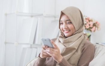 Ngabuburit Asik! 4 Aktivitas Seru yang Bisa Kamu Lakuin Pake HP Sambil Nunggu Maghrib