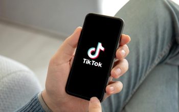 Cegah Kecanduan,Tiktok Hadirkan Fitur Berhenti Akses di Atas Jam 10 Malam