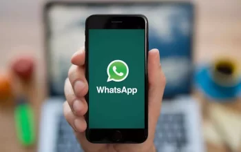 Begini Cara Tambahin Stiker Add Yours di WhatsApp Status Biar Nggak Kudet