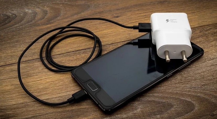 Biar Baterai Awet! Begini Cara Milih Charger & Kabel Buat HP Kamu