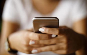 Penting! Ini Dia 4 Ciri-ciri Aplikasi Android Lagi Mantau HP Kamu Diam-Diam