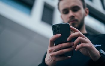 Facebook Sepi, iPhone Mulai Tersingkir, Google Mulai Kalah Saing? Ini Kata Para Bos Teknologi!