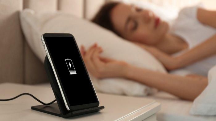 Jangan Maksa! Ini Bahaya Ngecas HP Pakai Charger Rusak