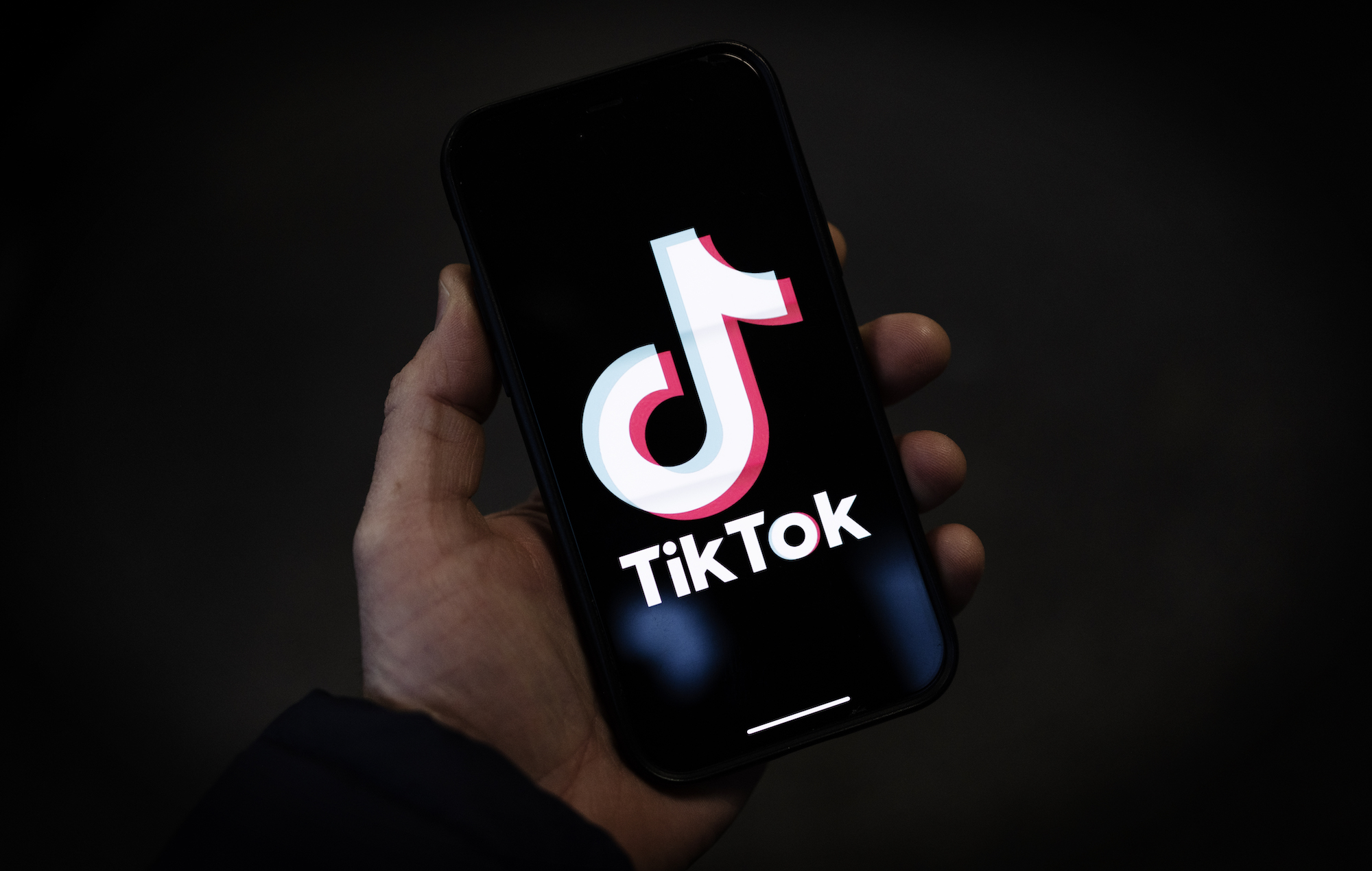 Nggak Nyangka! Ternyata Ini Alasan Kenapa Video Lama Tiba-Tiba Trending Lagi di TikTok