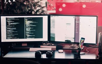 Cara Menghidupkan Komputer Dan Laptop Dengan Benar; Biar Awet!