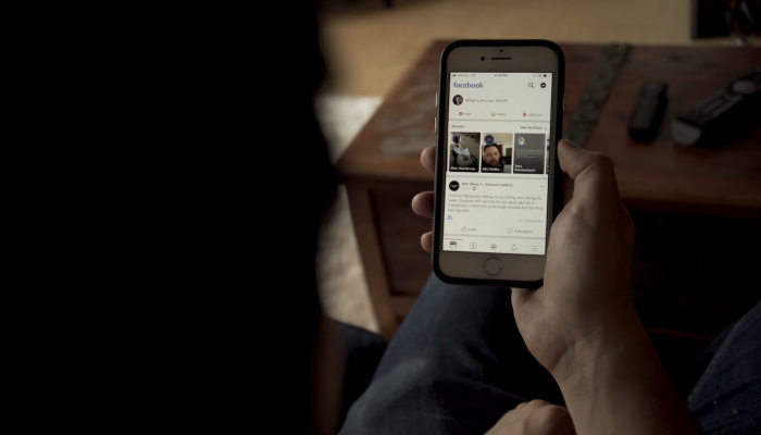 Cara Scroll Otomatis di iPhone Tanpa Sentuh Layar