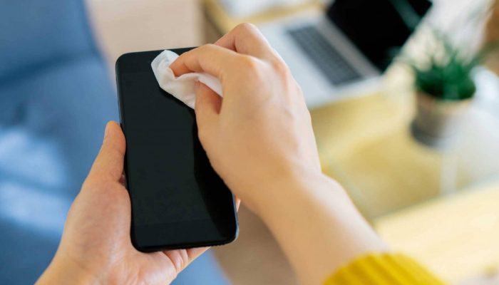 9 Tips Bersihkan Lensa Kamera HP dengan Benar