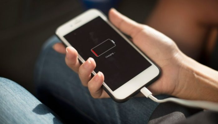 4 Bahaya Charger Palsu Buat HP dan Penggunanya