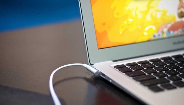 Jangan Langsung ke Servis! Coba 6 Langkah Ini Saat Laptop Nggak Mau Di-Charge