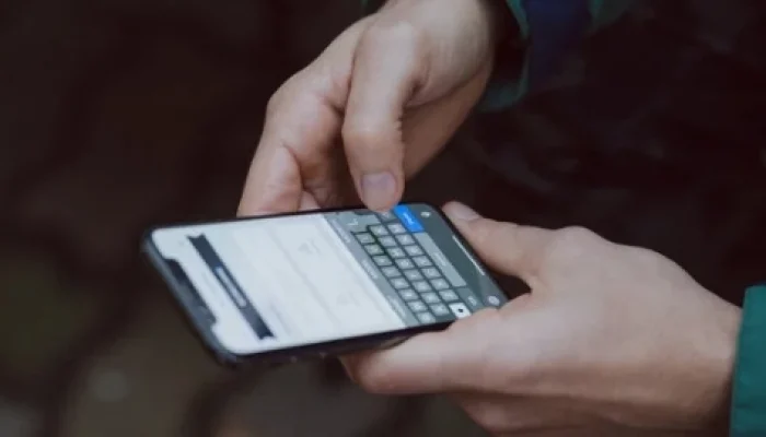 Cara Mengatasi Keyboard HP yang Nggak Menampilkan Emoticon