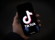 Ini Waktu Upload TikTok 2025 yang Bikin Video Kamu Cepat FYP & Viral