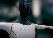 Elon Musk Klaim Robot Tesla Bisa Gantikan Dokter Bedah