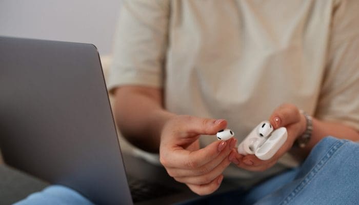 Ini 6 Alasan Kenapa TWS Kamu Nggak Mau Connect ke HP
