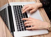 5 Cara Atasi Keyboard Laptop yang Mendadak Nggak Merespon