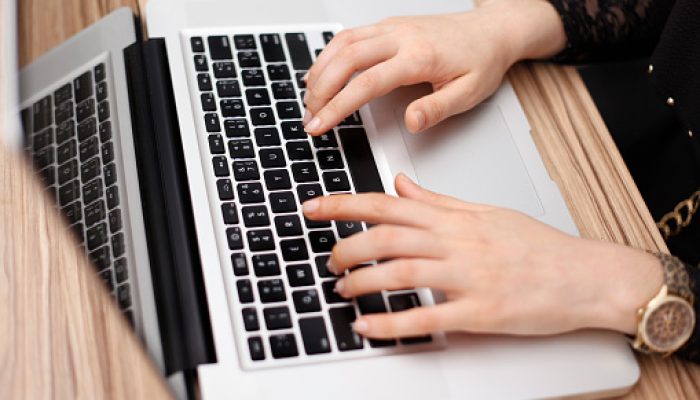 5 Cara Atasi Keyboard Laptop yang Mendadak Nggak Merespon