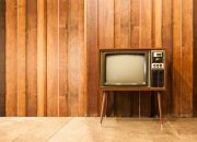 Jangan Dibuang, Begini Cara Ubah TV Lama Jadi Barang yang Bermanfaat