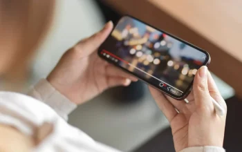 Cara Nonton TV di HP Secara Gratis Biar Nggak Ketinggalan Acara Favorit