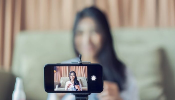 5 HP Murah Terbaik Buat Vlogger Pemula yang Mau Serius Bikin Konten