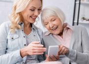 7 Tips Pengaturan Android Agar Ramah Lansia