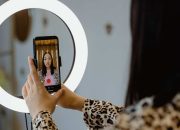 Komdigi Kaji Influencer Wajib Punya Sertifikasi Buat Konten