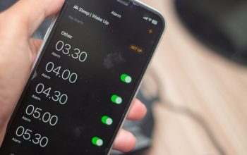 Cara Pakai Fitur Alarm Wake Up yang Tersembunyi di iOS