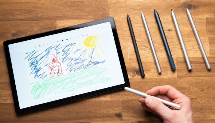 9 Tips Pilih Stylus Pen yang Pas Banget Buat Tablet Kamu