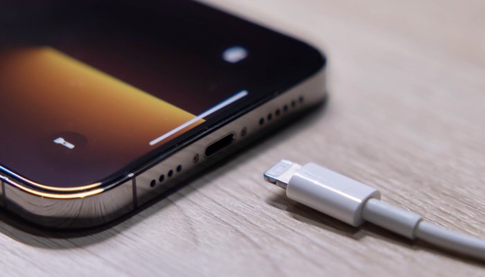 iPhone Katanya Nggak Boleh Pakai Charger Android? Simak Faktanya Dulu Biar Nggak Salah Paham