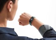 5 Perbedaan Smartwatch dan Smartband yang Wajib Kamu Tau Sebelum Beli