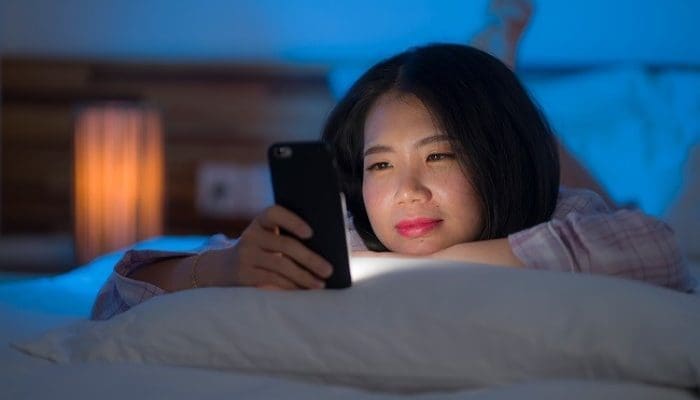 6 Tips Bikin WhatsApp Kelihatan Offline Padahal Kamu Lagi Online