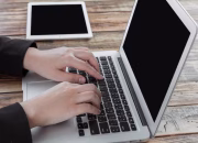 Laptop Nyala Tapi Layar Gelap Total? Ini 7 Penyebab Laptop Black Screen yang Sering Terjadi