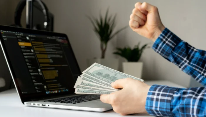 10 Cara Menghasilkan Uang di Internet dengan Skill Standar