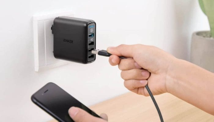 5 Merek Charger HP yang Aman Dipakai dan Kualitasnya Nggak Main-Main