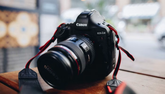 Trik Merawat Kamera DSLR Agar Tetap Awet