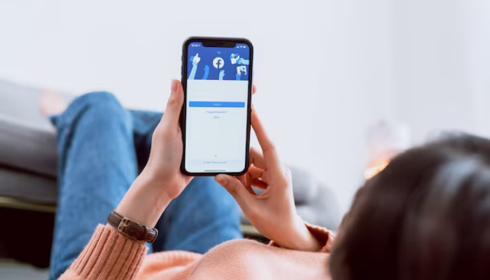 3 Tips Ampuh Hemat Kuota Saat Main Facebook Walaupun Scroll Tiap Hari